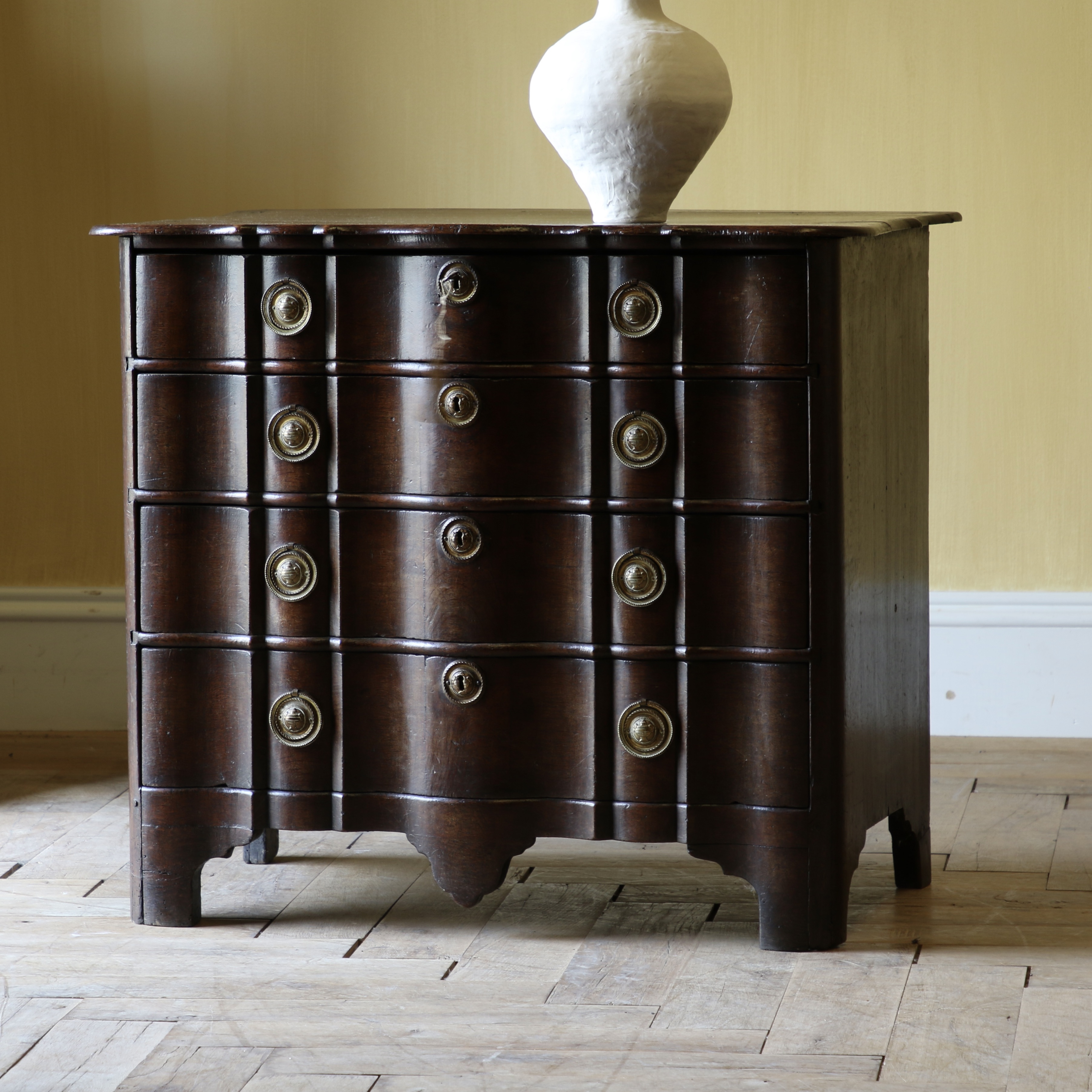 Arbalète Fronted Commode